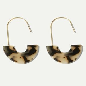 Tortoise shell and gold earrings NWOT